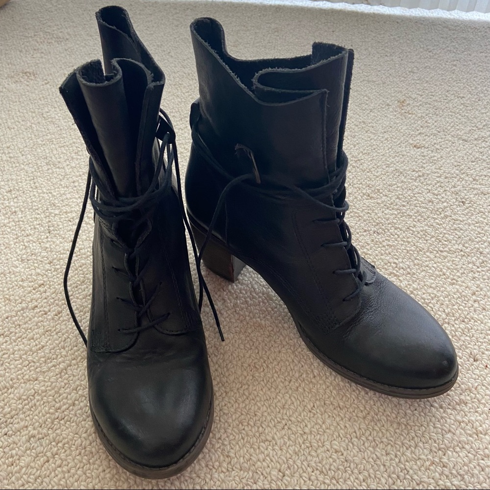 Steve Madden Black Leather Lace-Up Boots